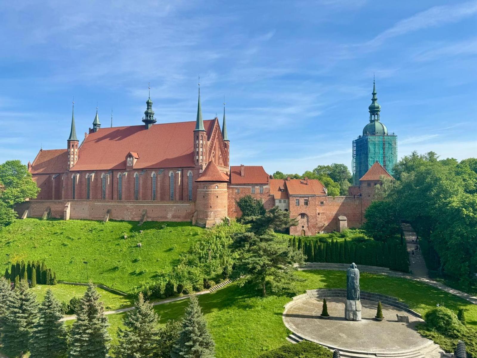 Apartament Sloneczny Frombork Exterior foto